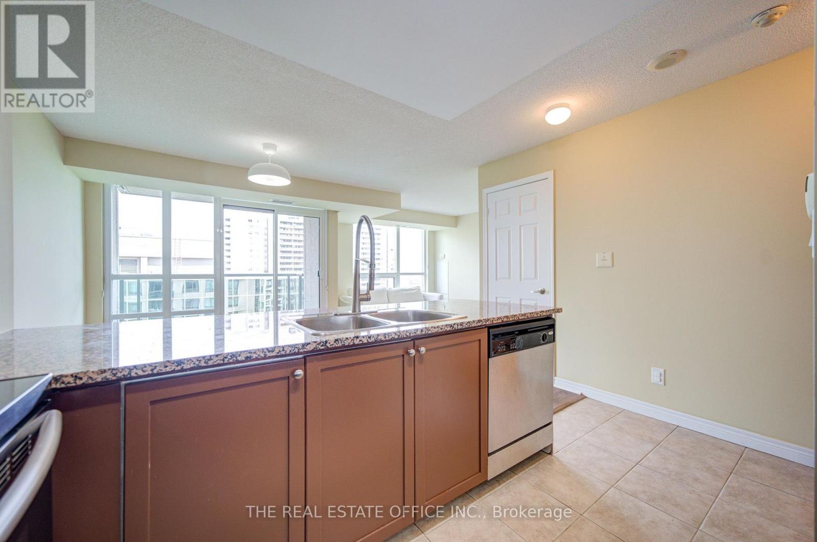 1502 - 208 Enfield Place, Mississauga, Ontario  L5B 0B8 - Photo 6 - W13536226