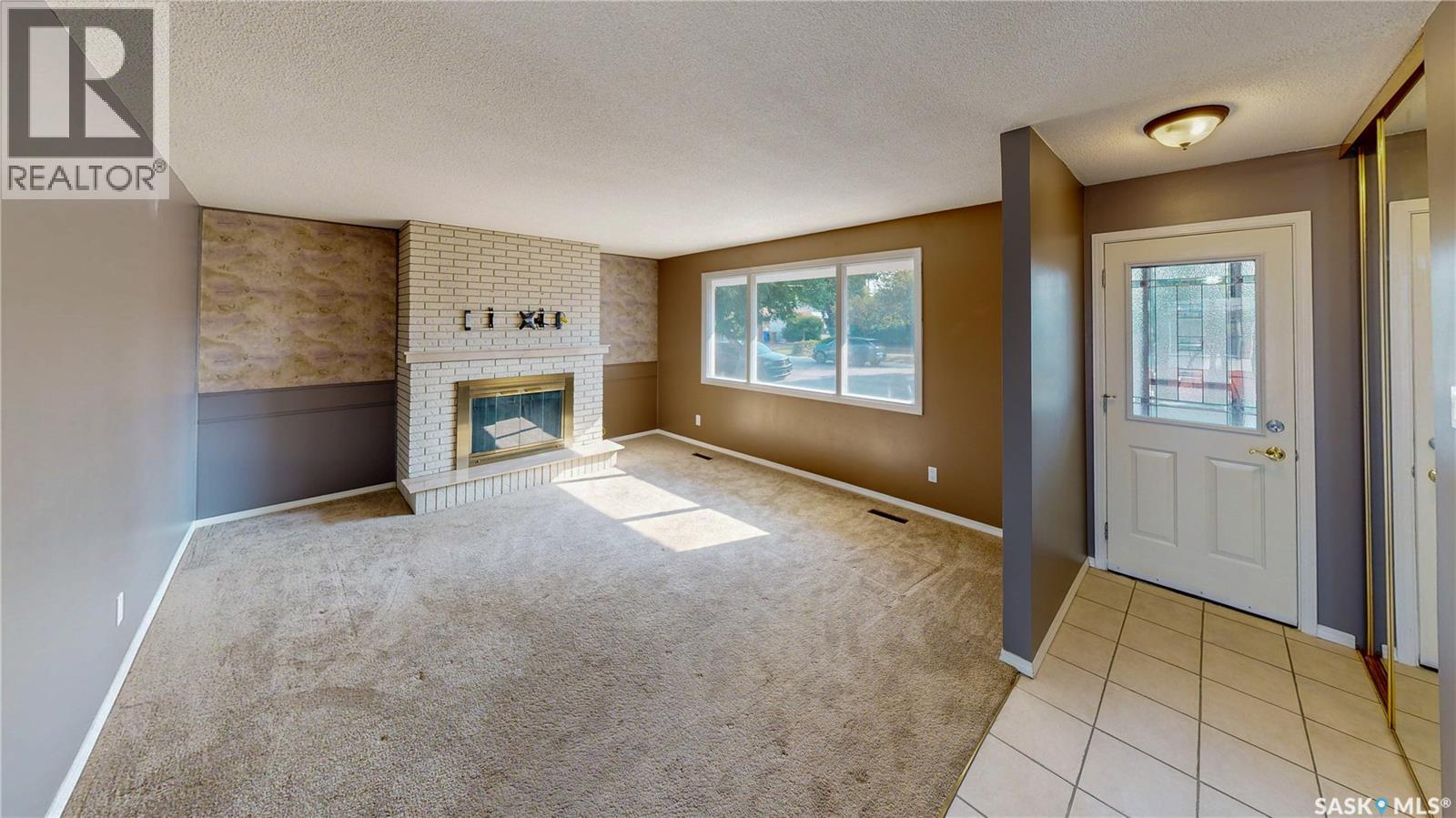 60 Gale Street, Regina, Saskatchewan  S4R 4E1 - Photo 2 - SK046183