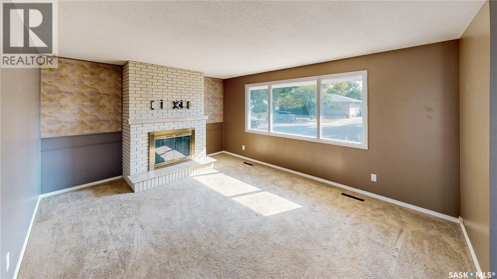 60 Gale Street, Regina, Saskatchewan  S4R 4E1 - Photo 3 - SK046183