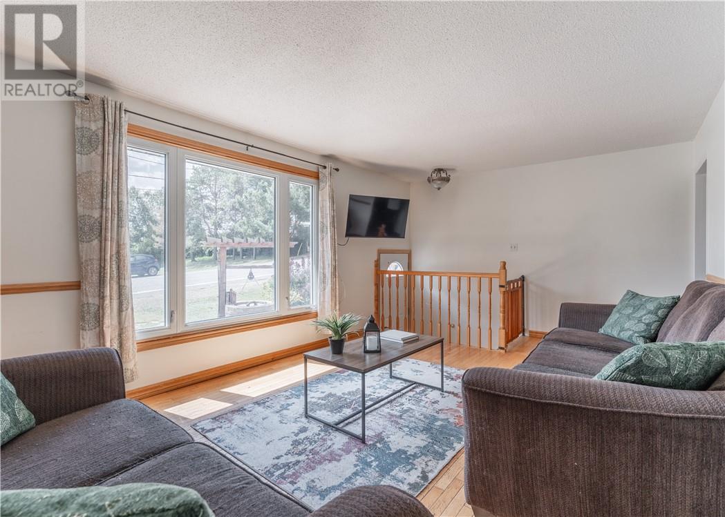 162 Lapointe Street, Sudbury, Ontario  P3P 1K7 - Photo 3 - 2129934