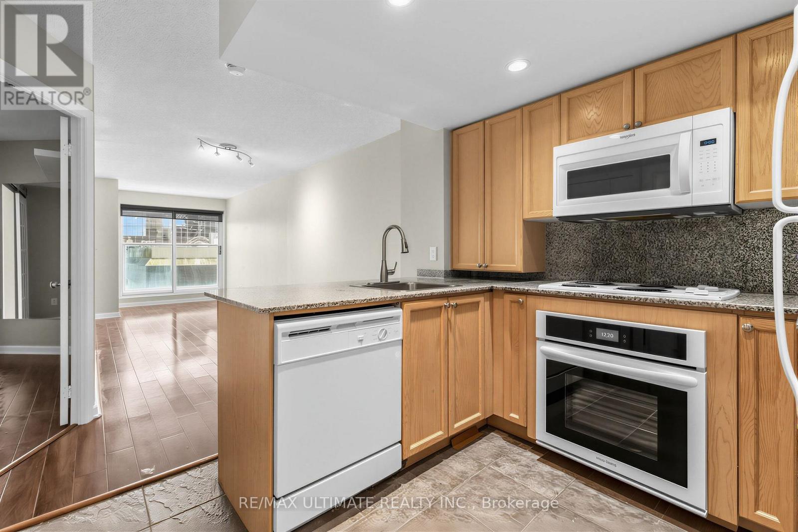 1508 - 8 Park Road, Toronto, Ontario  M4W 3S5 - Photo 6 - C13699358