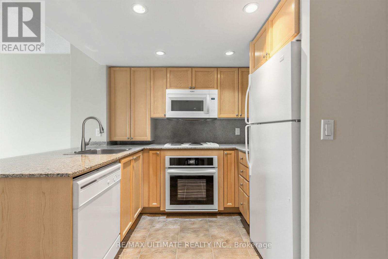 1508 - 8 Park Road, Toronto, Ontario  M4W 3S5 - Photo 5 - C13699358