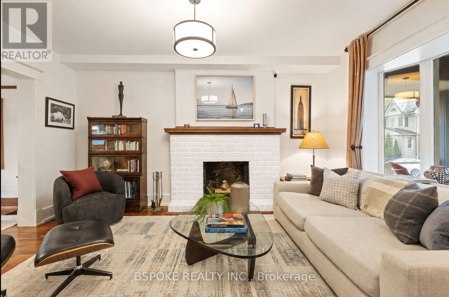 126 Oakcrest Avenue, Toronto, Ontario  M4C 1B9 - Photo 2 - E13676330