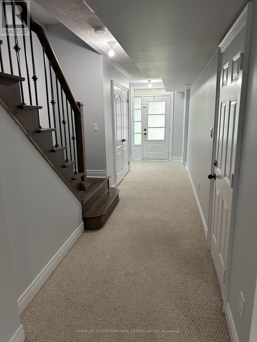 34 Lowther Avenue, Richmond Hill, Ontario  L4E 2Z7 - Photo 3 - N13439794