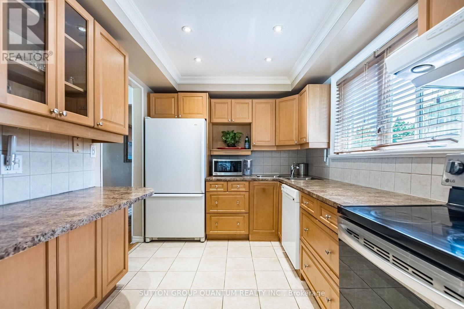 1293 Daimler Road, Mississauga, Ontario L5J 3T3 - Photo 15 - W13695742
