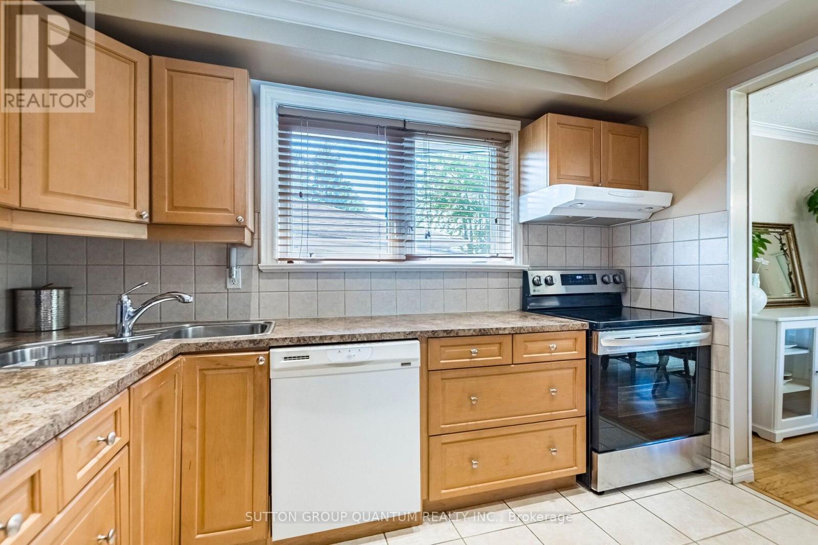 1293 Daimler Road, Mississauga, Ontario L5J 3T3 - Photo 16 - W13695742