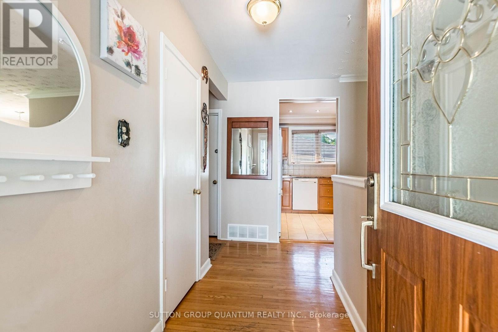 1293 Daimler Road, Mississauga, Ontario L5J 3T3 - Photo 7 - W13695742