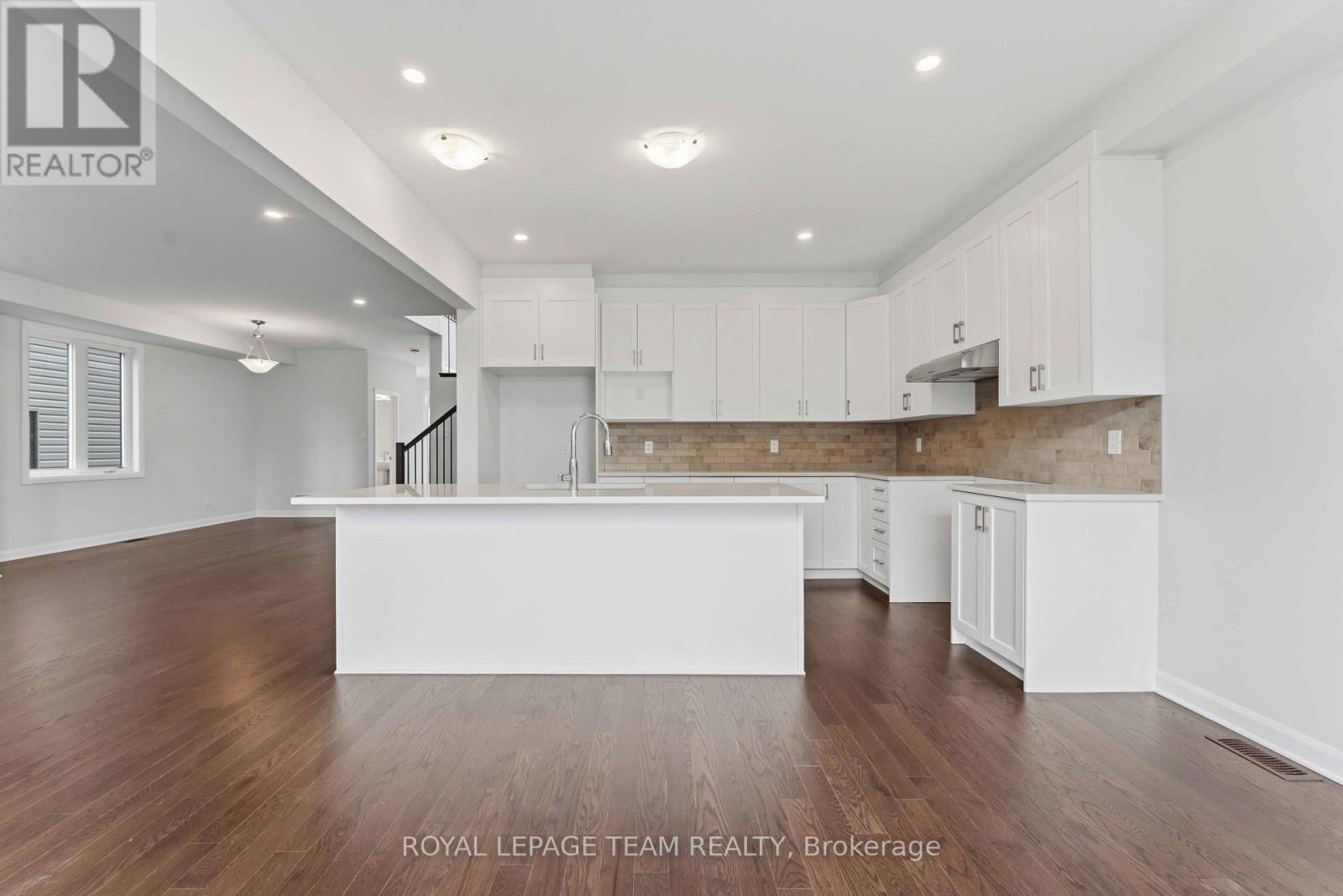 920 Locomotion Lane, Ottawa, Ontario  K2V 0V3 - Photo 13 - X12421930