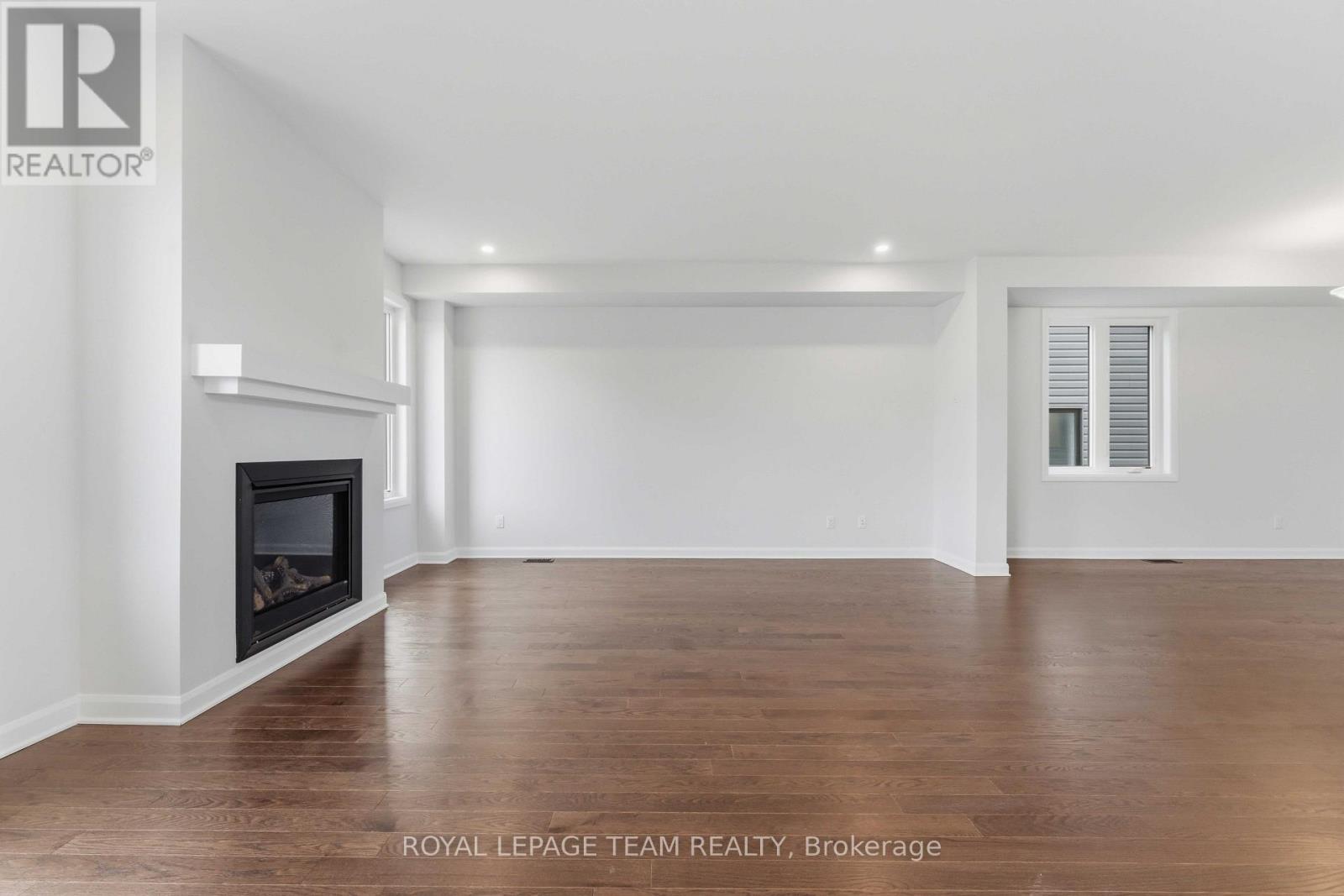 920 Locomotion Lane, Ottawa, Ontario  K2V 0V3 - Photo 12 - X12421930