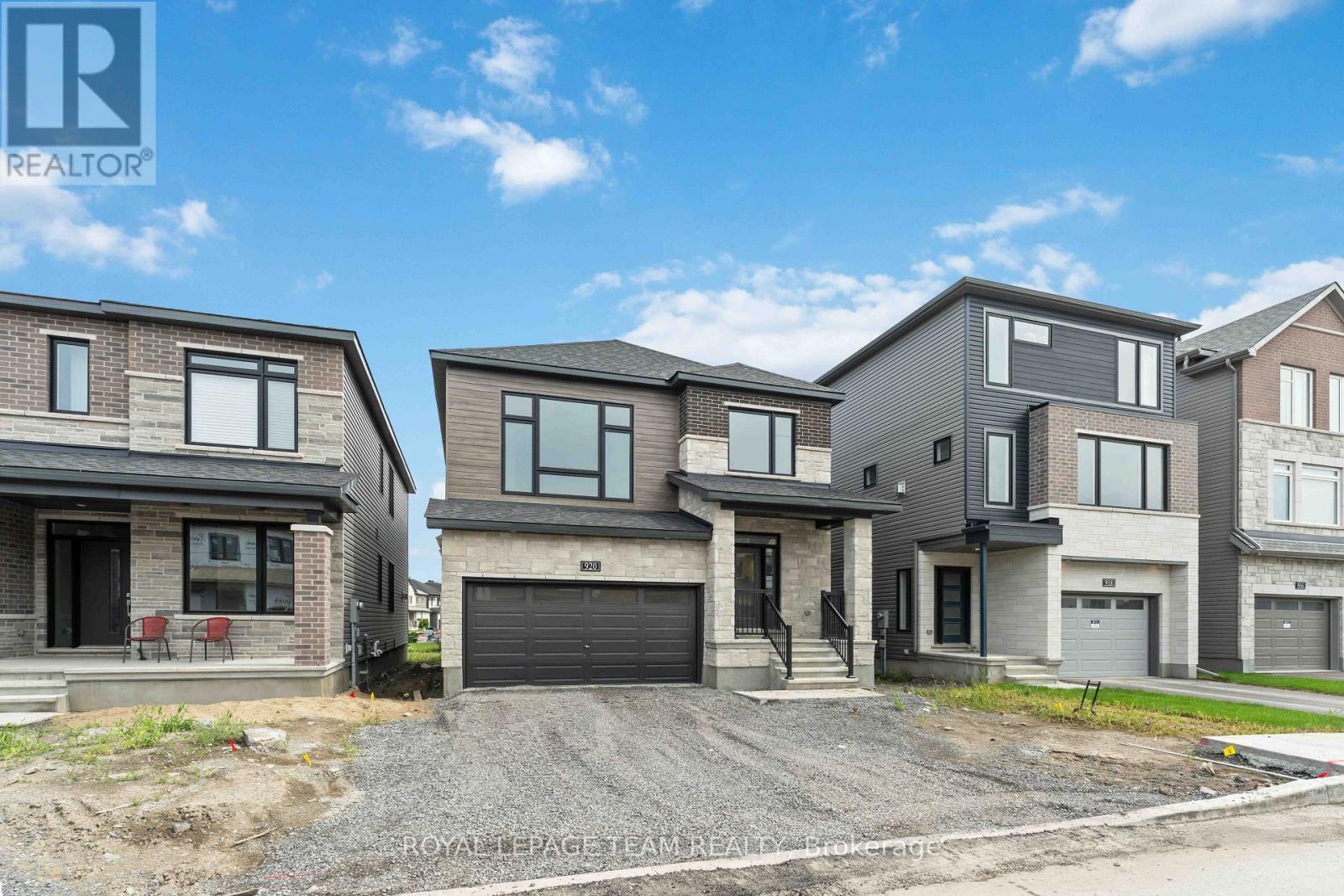 920 Locomotion Lane, Ottawa, Ontario  K2V 0V3 - Photo 2 - X12421930