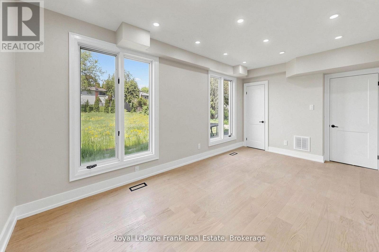 344 Rossland Road E, Oshawa, Ontario  L1G 2X1 - Photo 14 - E13699676