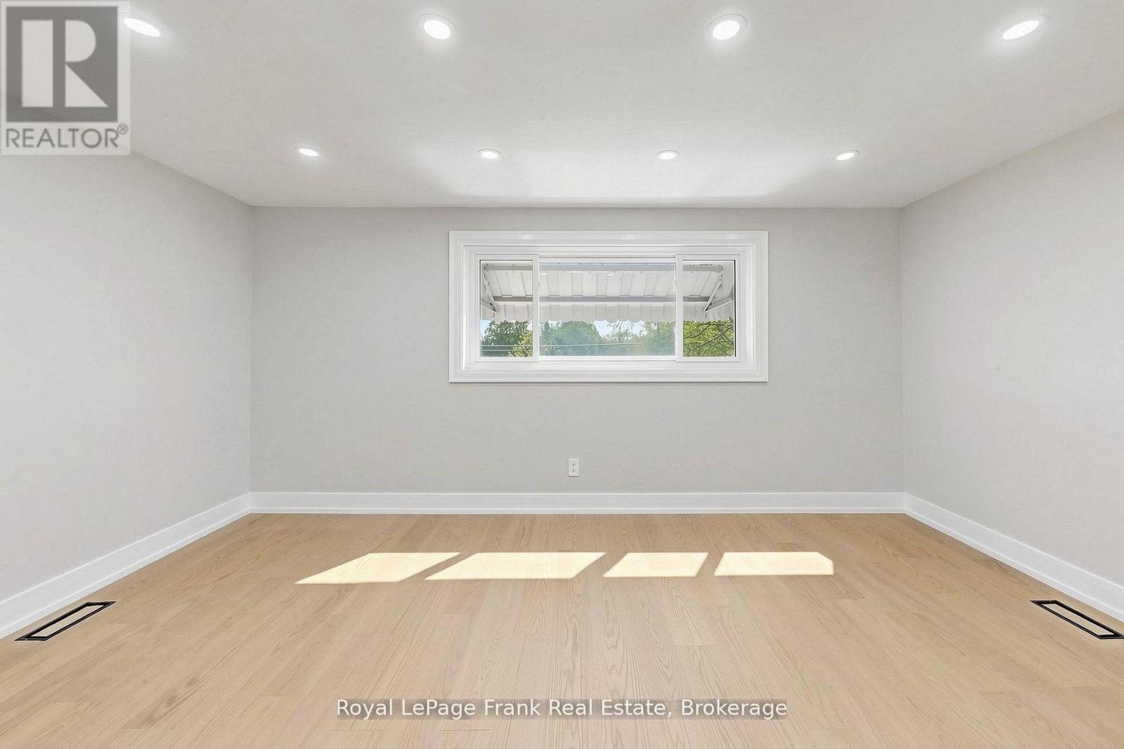 344 Rossland Road E, Oshawa, Ontario  L1G 2X1 - Photo 19 - E13699676