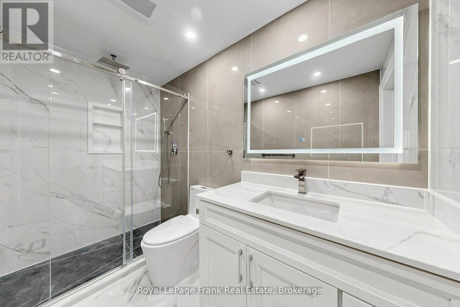 344 Rossland Road E, Oshawa, Ontario  L1G 2X1 - Photo 23 - E13699676
