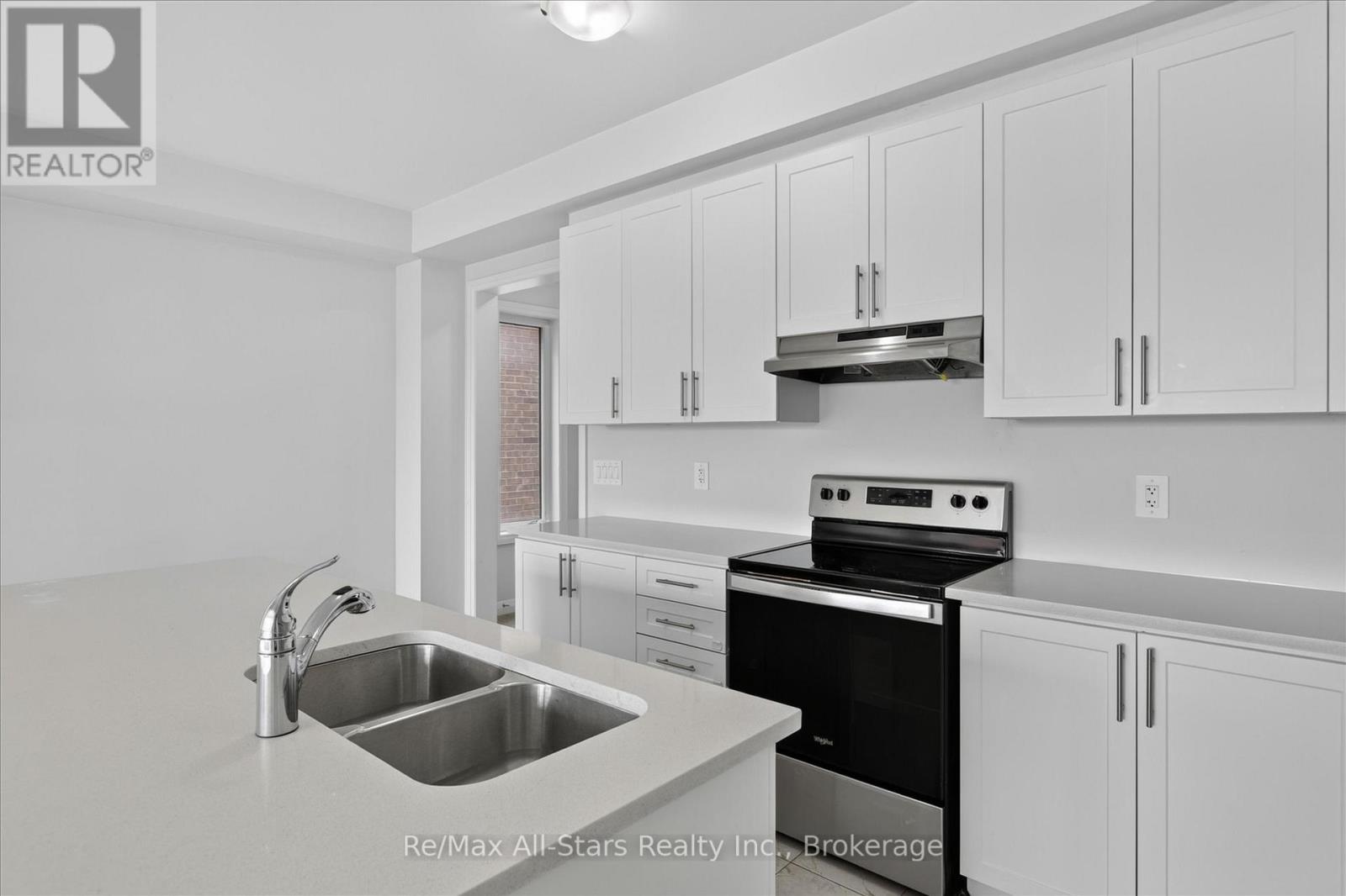 62 Corley Street, Kawartha Lakes, Ontario  K9V 6C2 - Photo 8 - X13699502