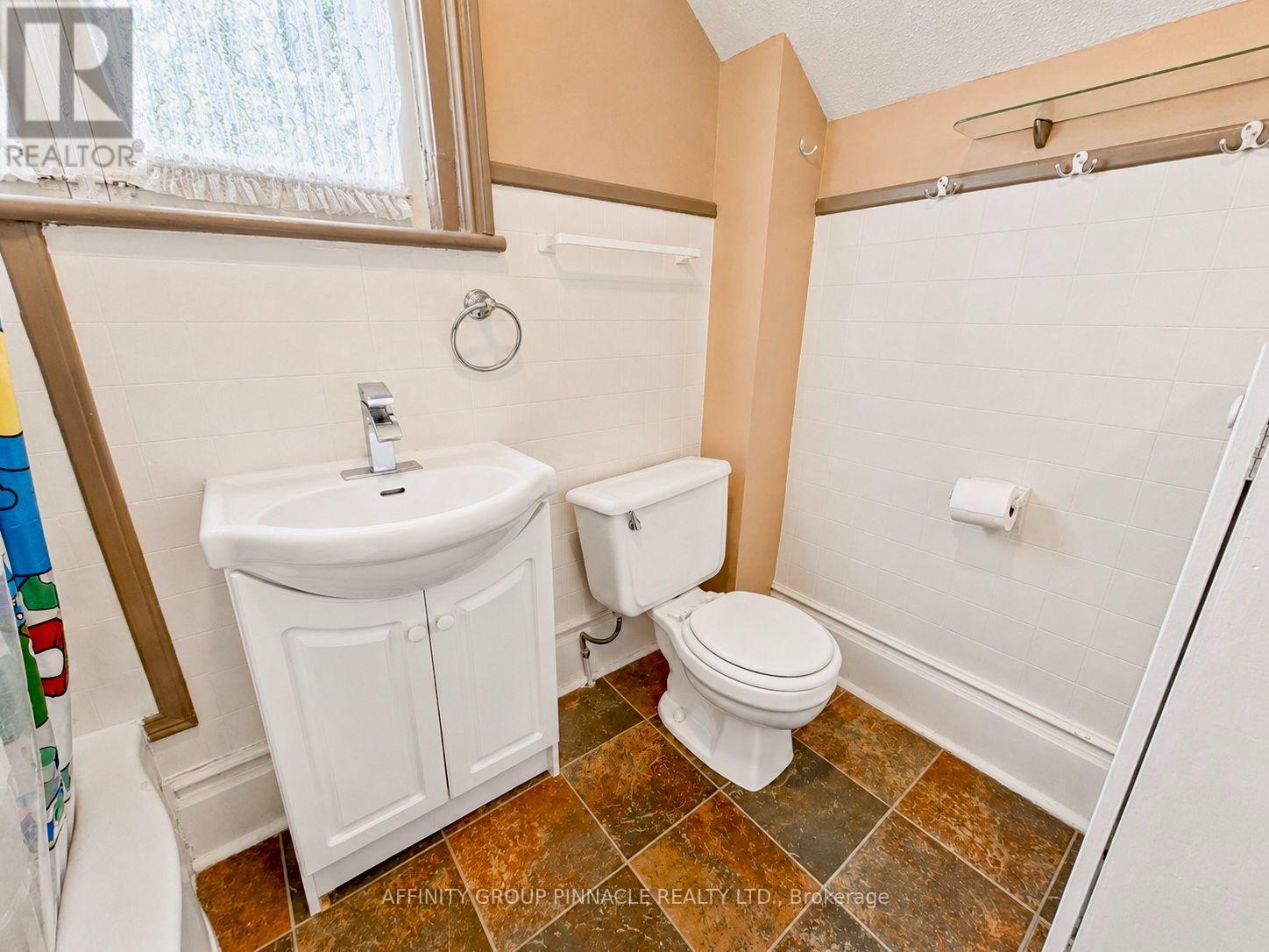 221 Kent Street W, Kawartha Lakes, Ontario  K9V 2Z1 - Photo 35 - X13699648
