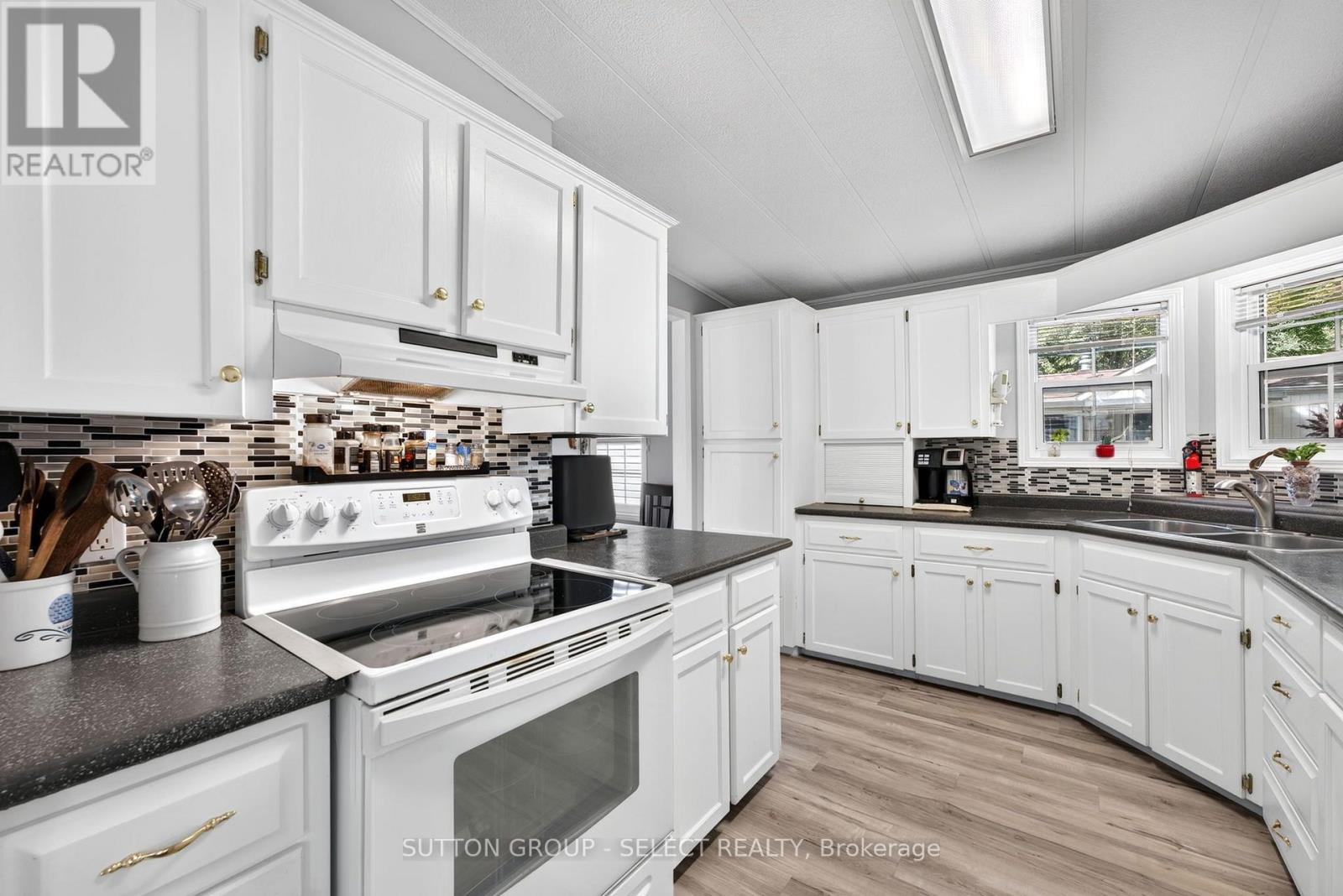11 Huron Lane, Ashfield-Colborne-Wawanosh, Ontario  N7A 3Y2 - Photo 19 - X13699544
