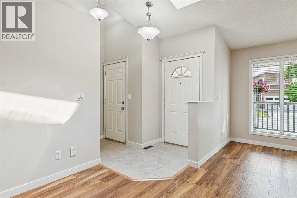 159 Woodbend Way, Okotoks, Alberta  T1S 1M7 - Photo 9 - A2331846