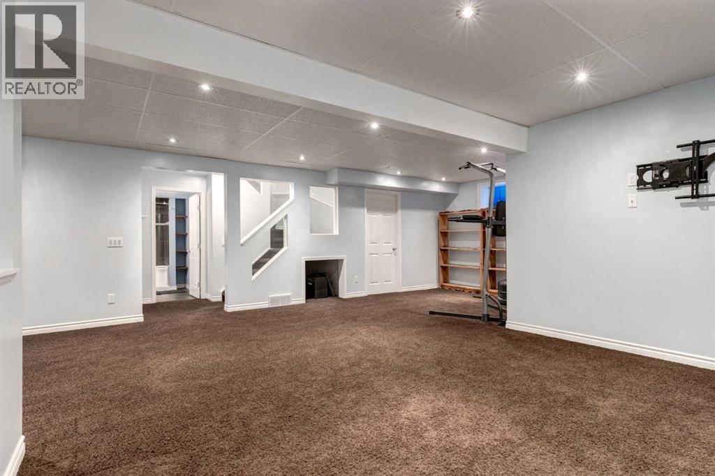 331 Sierra Madre Court SW, Calgary, Alberta  T3H 3G7 - Photo 27 - A2338758