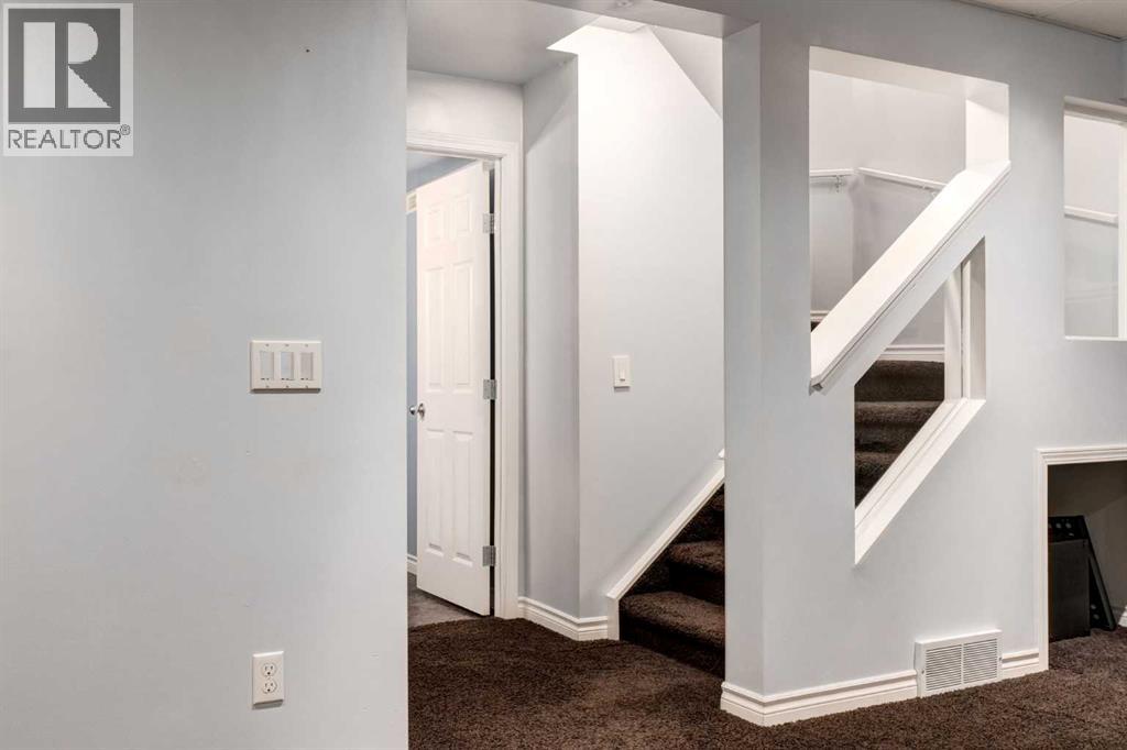 331 Sierra Madre Court SW, Calgary, Alberta  T3H 3G7 - Photo 26 - A2338758