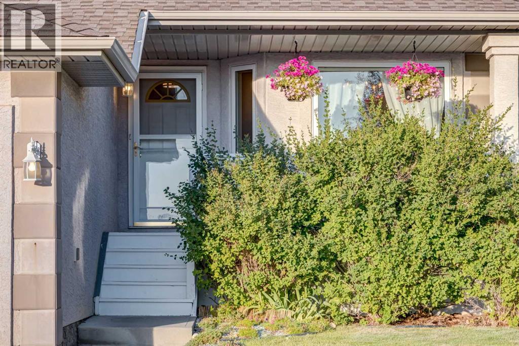 331 Sierra Madre Court SW, Calgary, Alberta  T3H 3G7 - Photo 34 - A2338758