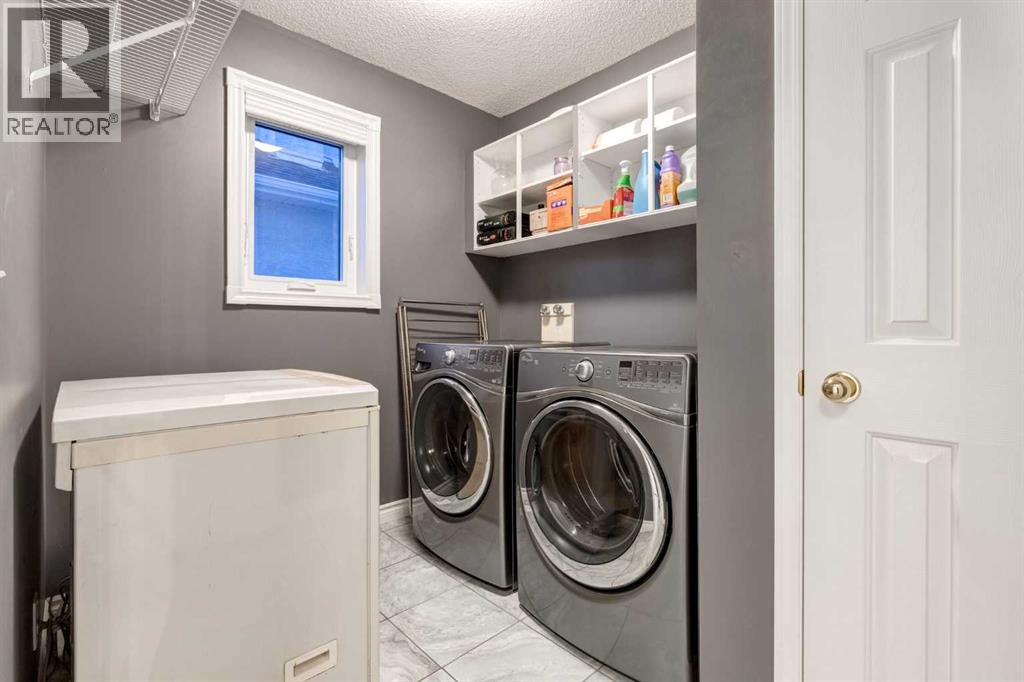 331 Sierra Madre Court SW, Calgary, Alberta  T3H 3G7 - Photo 15 - A2338758