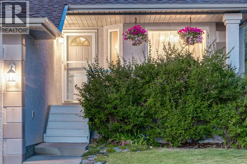 331 Sierra Madre Court SW, Calgary, Alberta  T3H 3G7 - Photo 2 - A2338758