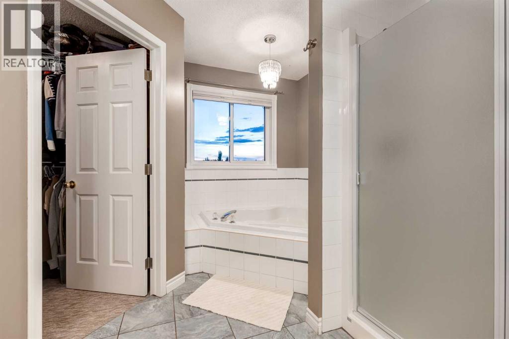 331 Sierra Madre Court SW, Calgary, Alberta  T3H 3G7 - Photo 22 - A2338758
