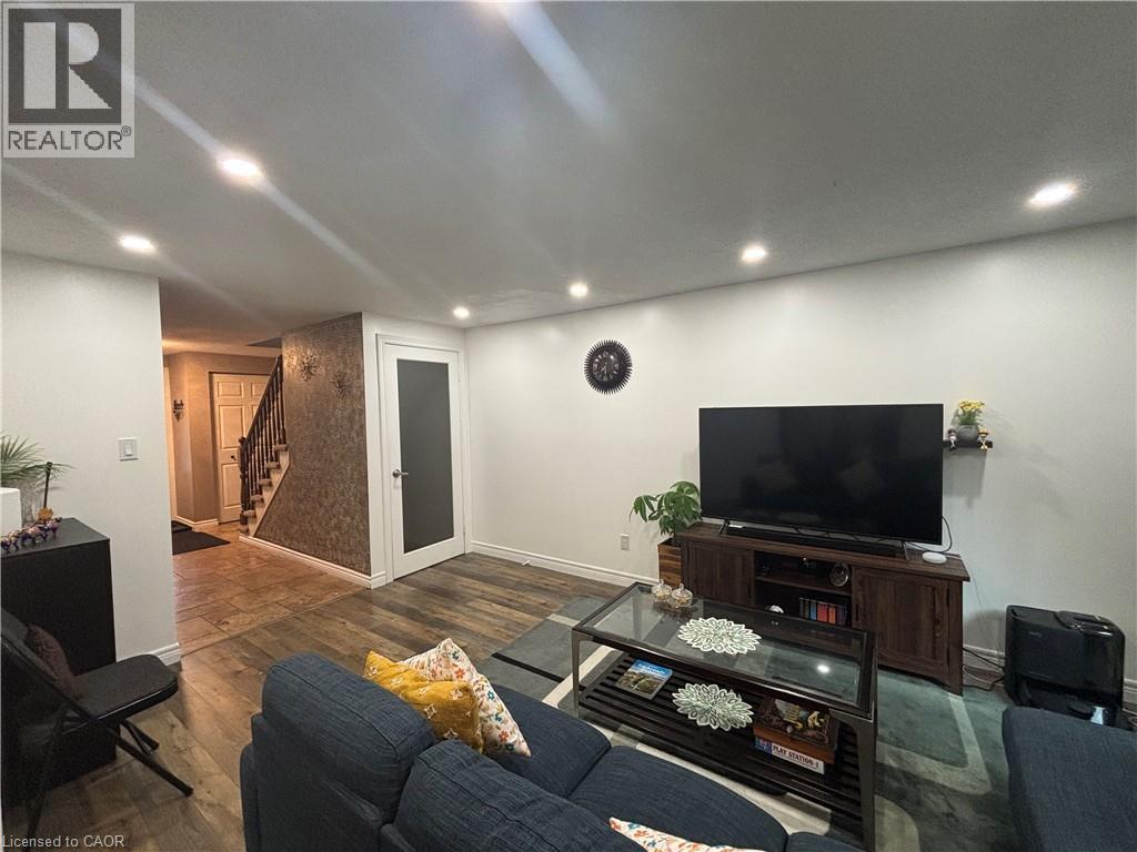 40 Caprice Court, Kitchener, Ontario  N2M 5M2 - Photo 9 - 40856955