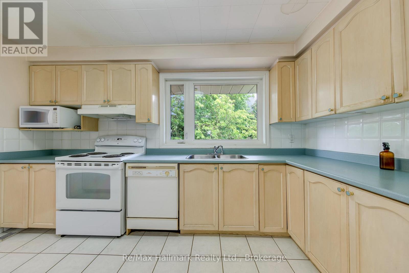 235 Tweedsdale Crescent, Oakville, Ontario  L6L 4P8 - Photo 16 - W13699396
