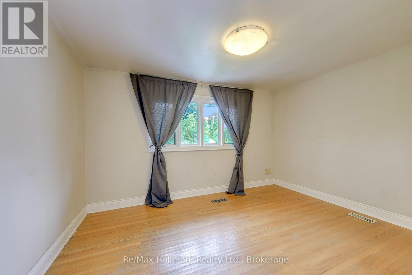 235 Tweedsdale Crescent, Oakville, Ontario  L6L 4P8 - Photo 19 - W13699396