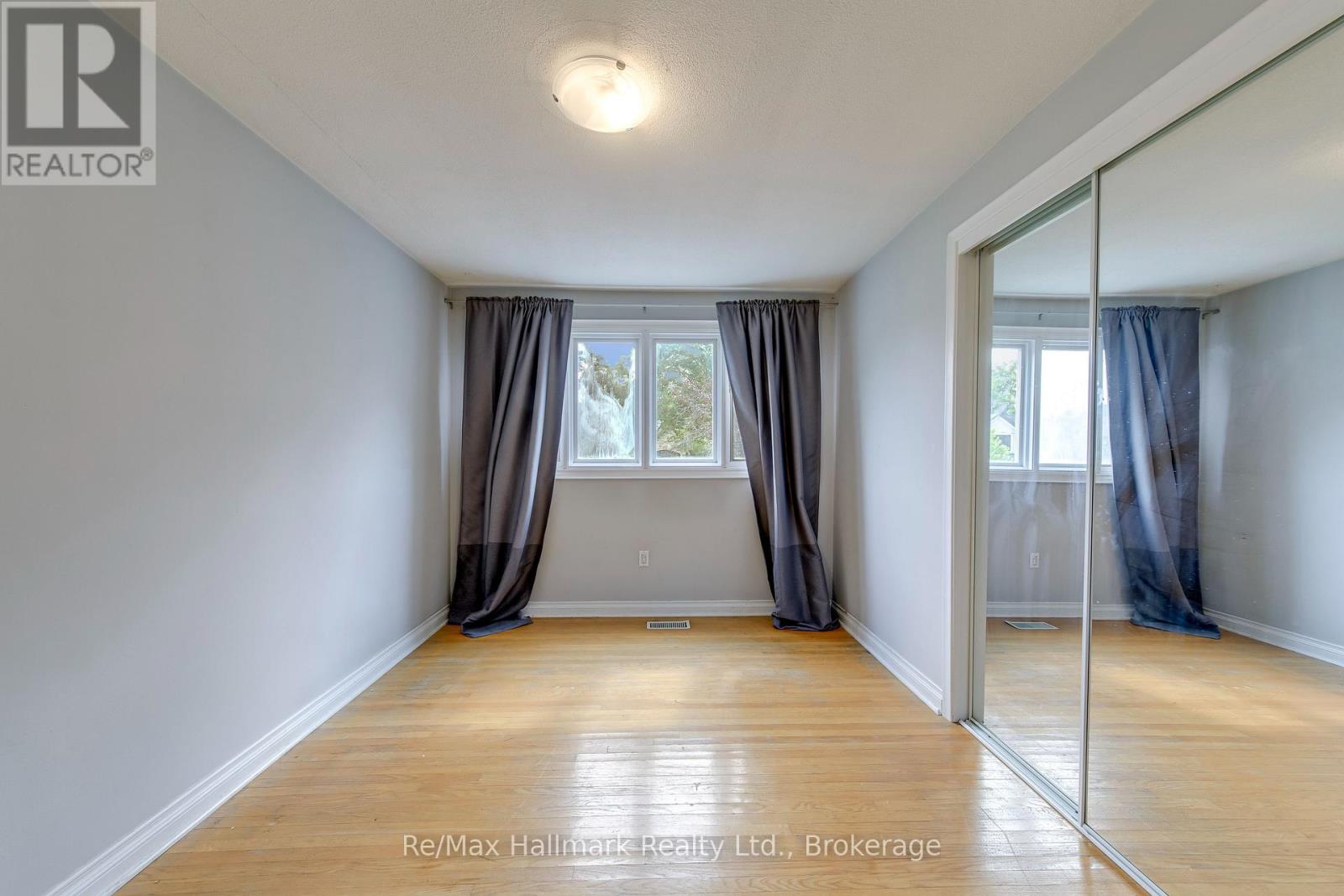 235 Tweedsdale Crescent, Oakville, Ontario  L6L 4P8 - Photo 21 - W13699396