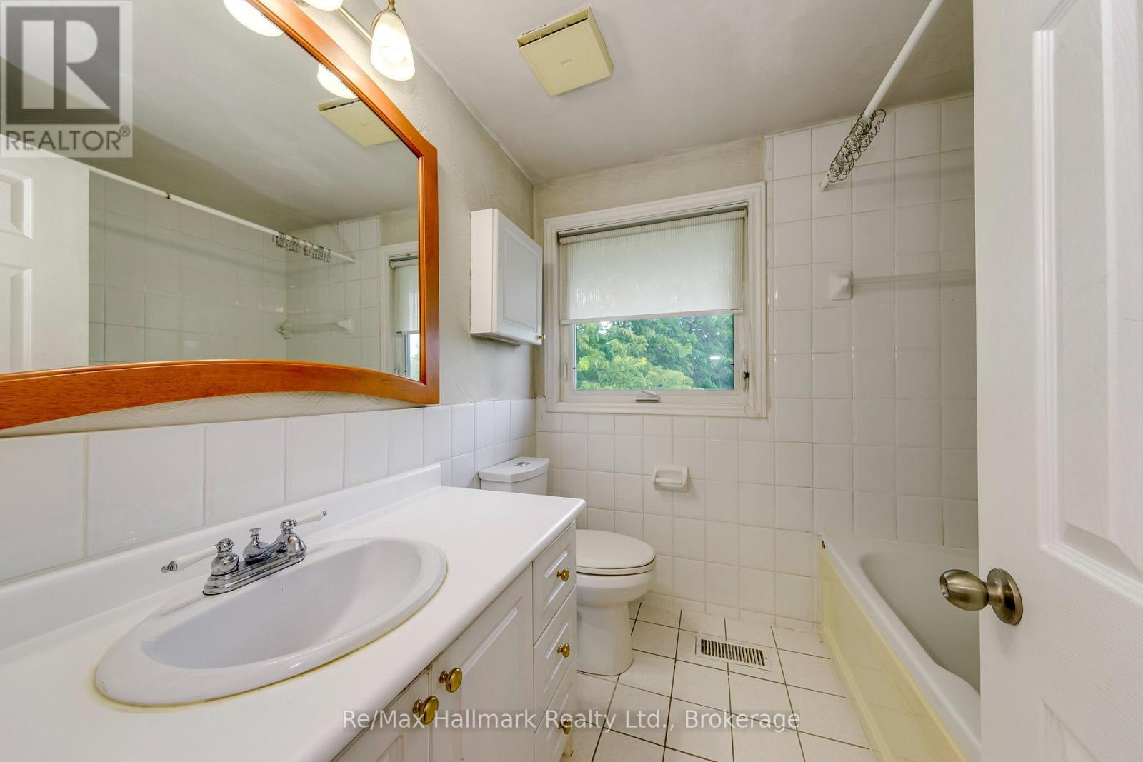 235 Tweedsdale Crescent, Oakville, Ontario  L6L 4P8 - Photo 25 - W13699396