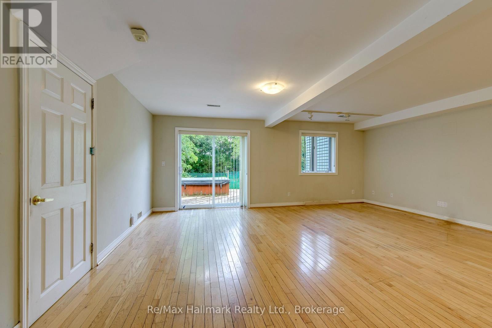 235 Tweedsdale Crescent, Oakville, Ontario  L6L 4P8 - Photo 5 - W13699396