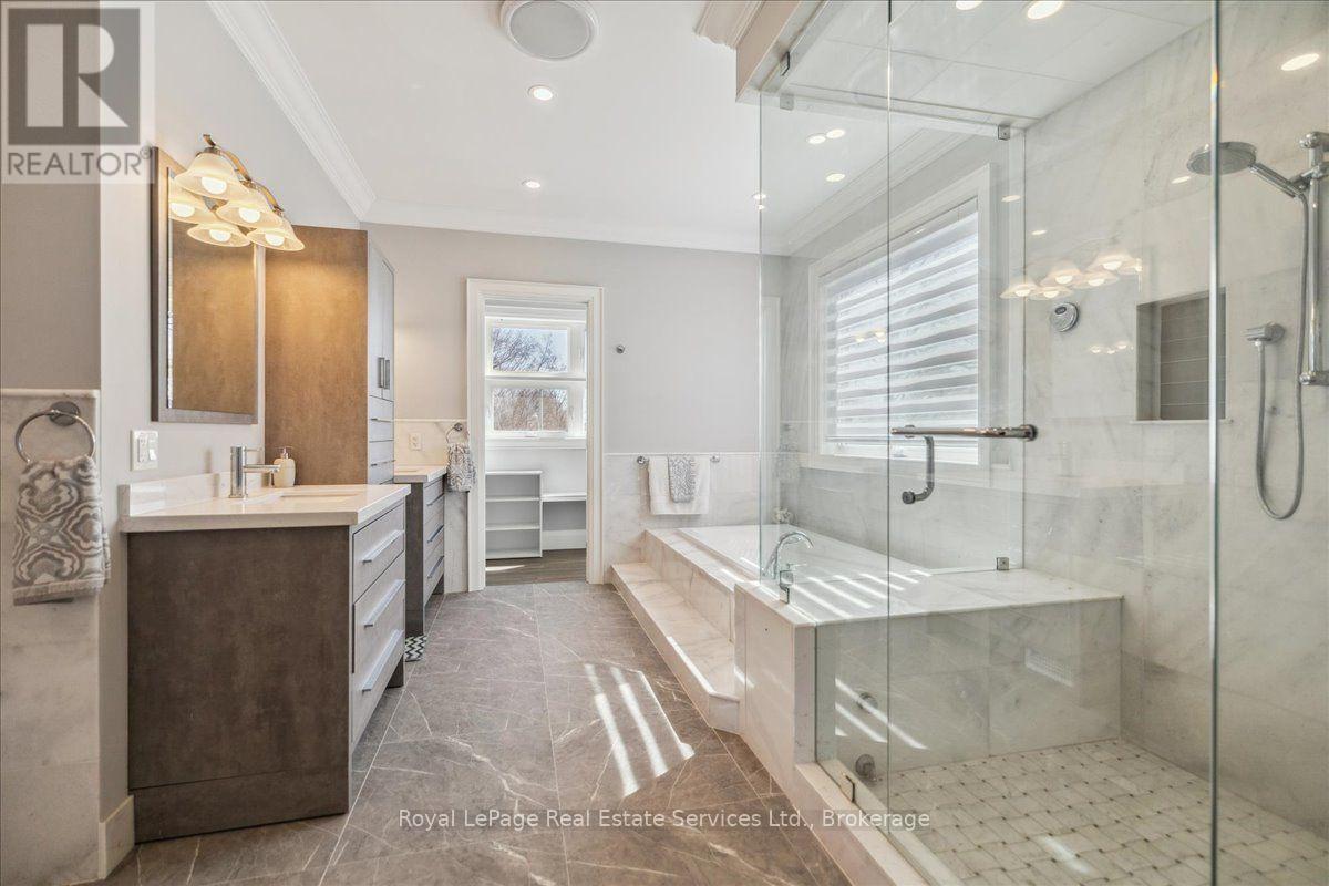 1211 Pinegrove Road, Oakville, Ontario  L6L 2W8 - Photo 17 - W13699476