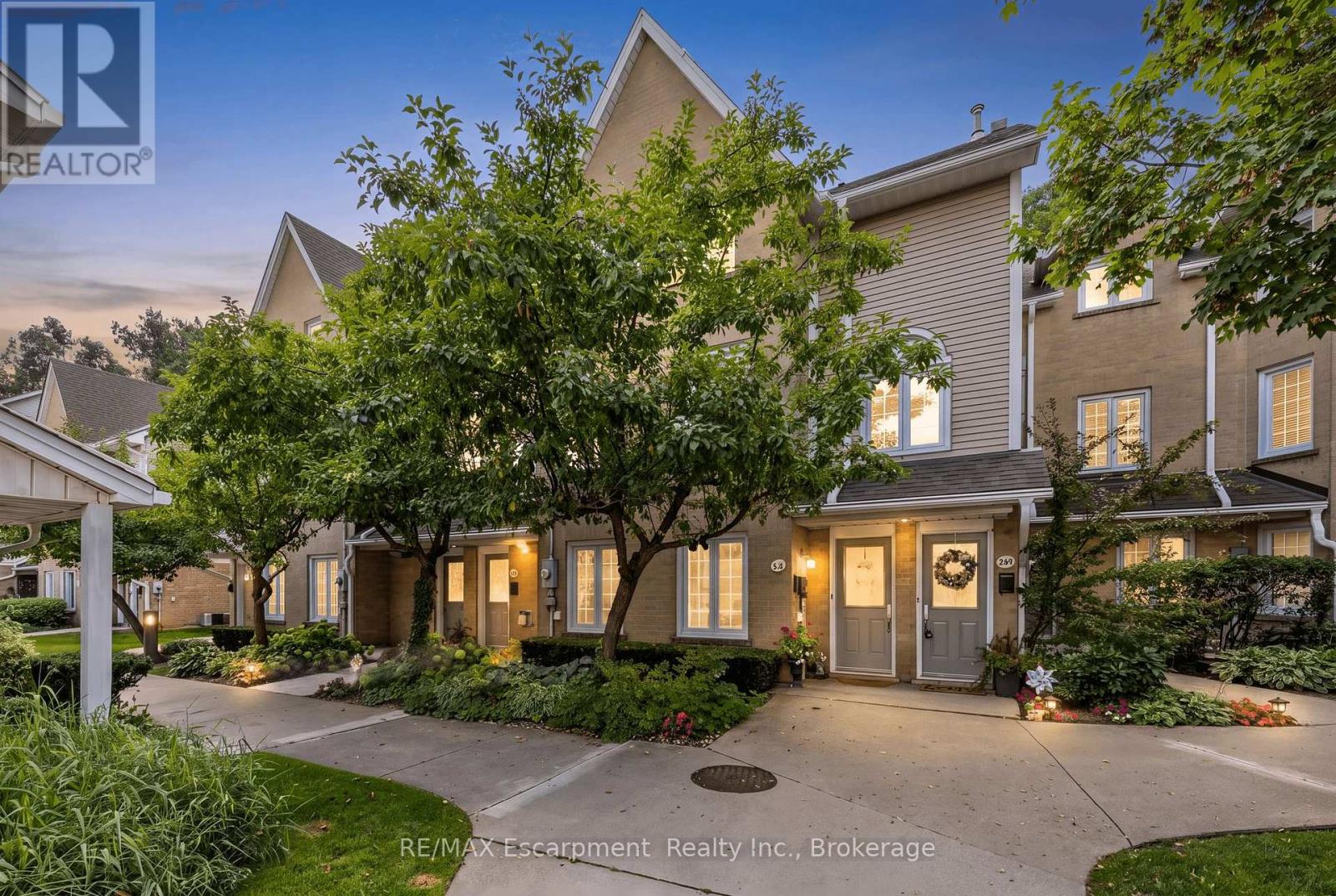 218 - 2110 Cleaver Avenue, Burlington, Ontario  L7M 3Z3 - Photo 1 - W13699674