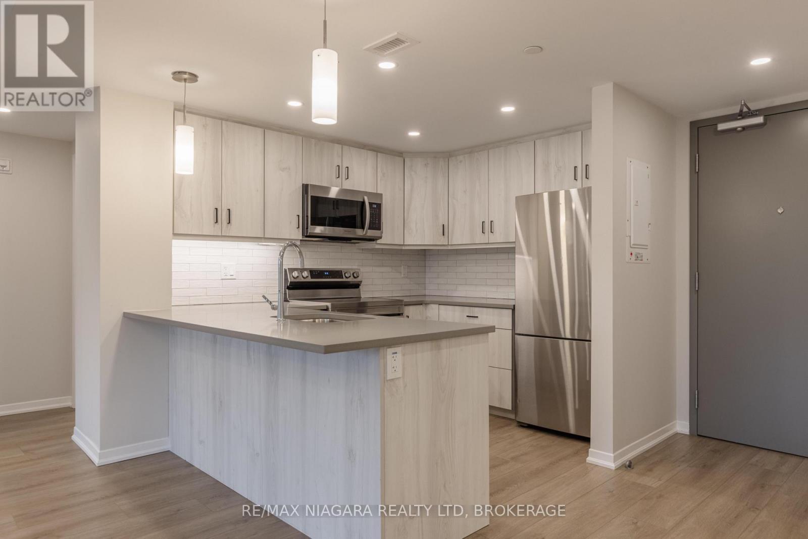 101 - 3998 Victoria Avenue, Lincoln (Lincoln-Jordan/vineland), Ontario  L0R 2C0 - Photo 4 - X13699538