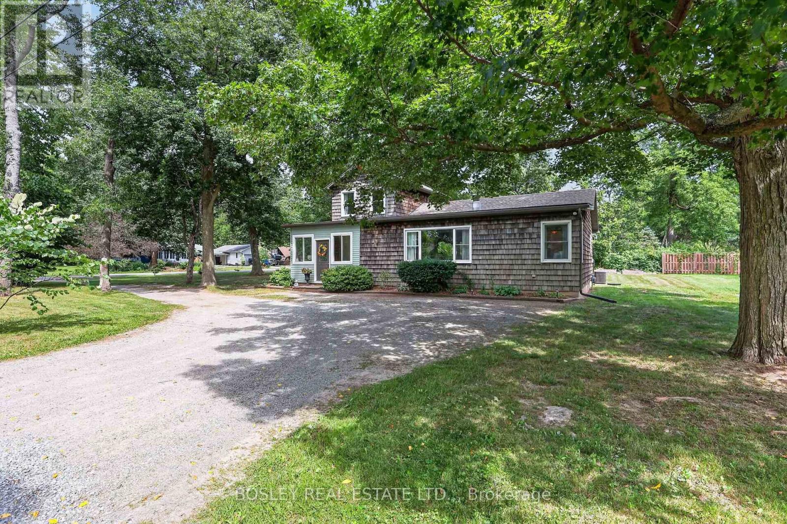 804 Bernard Avenue, Fort Erie (Ridgeway), Ontario L0S 1N0 - Photo 2 - X13699582