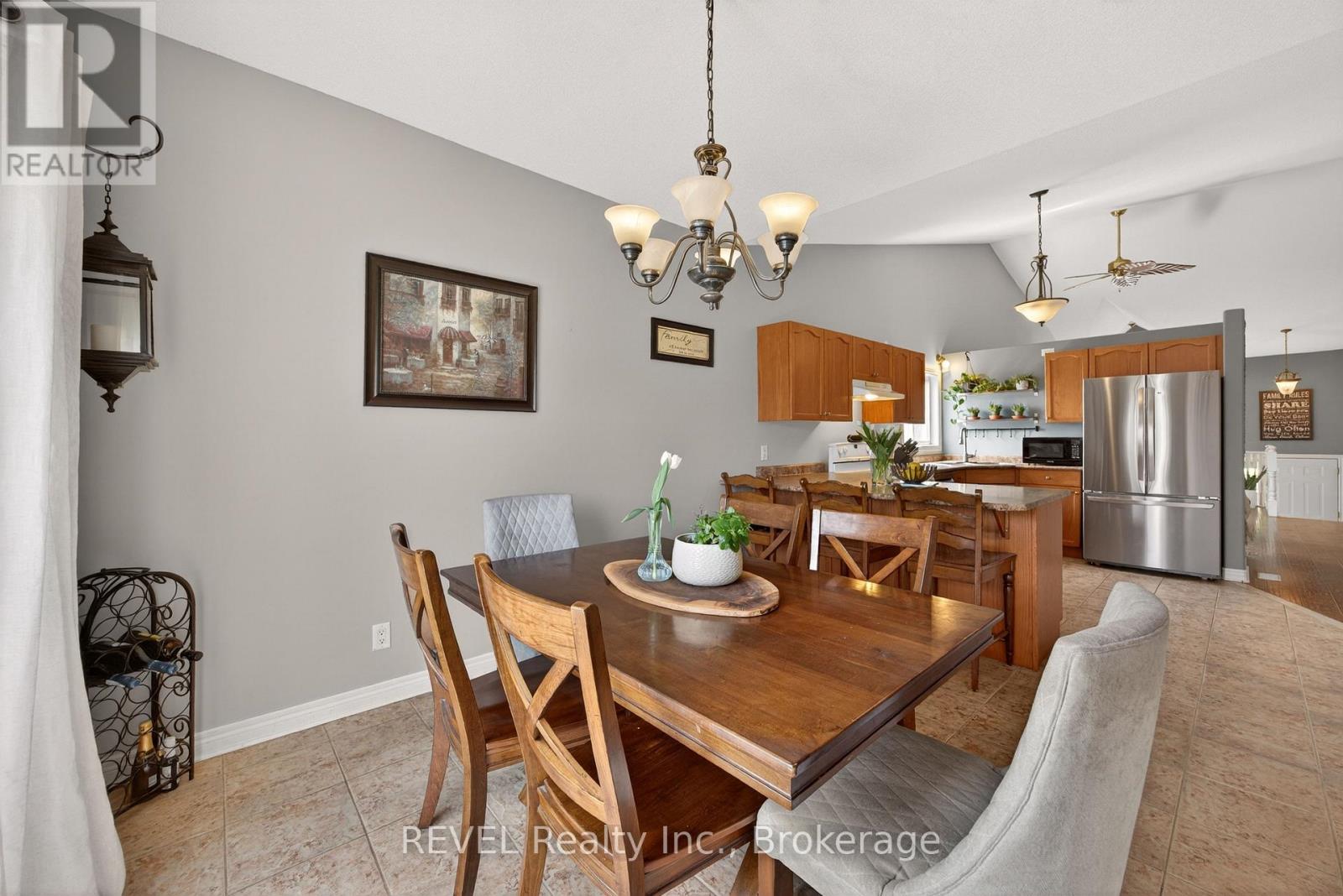 126 Westland Street, St. Catharines, Ontario  L2S 4E2 - Photo 2 - X13699600