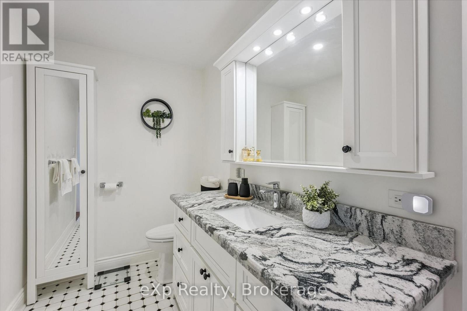 1418 Ghent Avenue, Burlington, Ontario L7S 1W8 - Photo 24 - W13699484