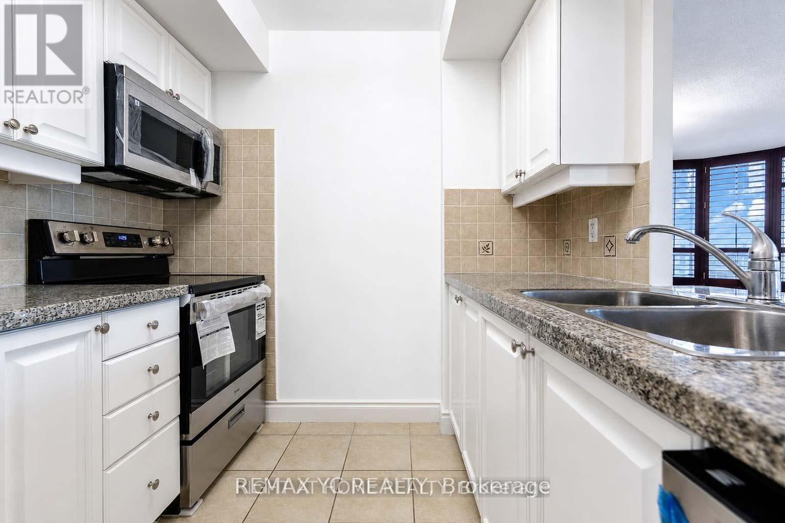 1405 - 10 Northtown Way, Toronto, Ontario  M2N 7L4 - Photo 19 - C13699434