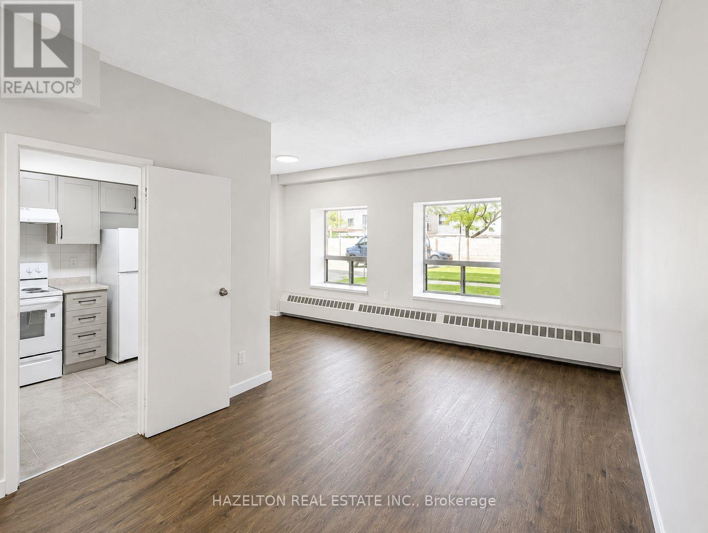 102 - 57 PARKWOODS VILLAGE DRIVE, Toronto, Ontario