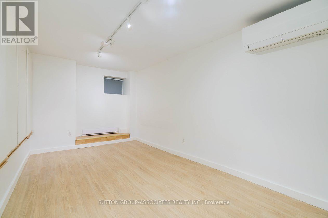 Lower - 477 Brunswick Avenue, Toronto, Ontario M5R 2Z6 - Photo 11 - C13699512