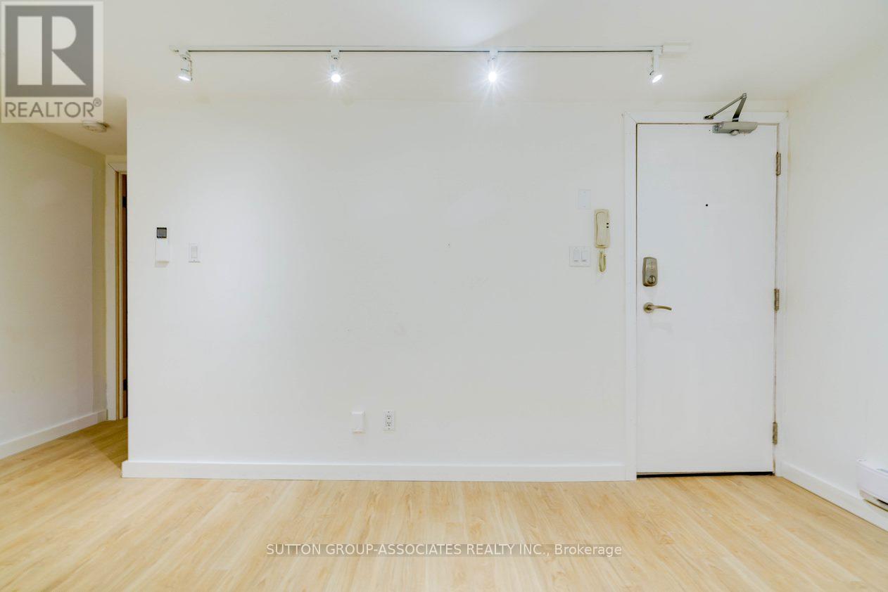 Lower - 477 Brunswick Avenue, Toronto, Ontario M5R 2Z6 - Photo 14 - C13699512