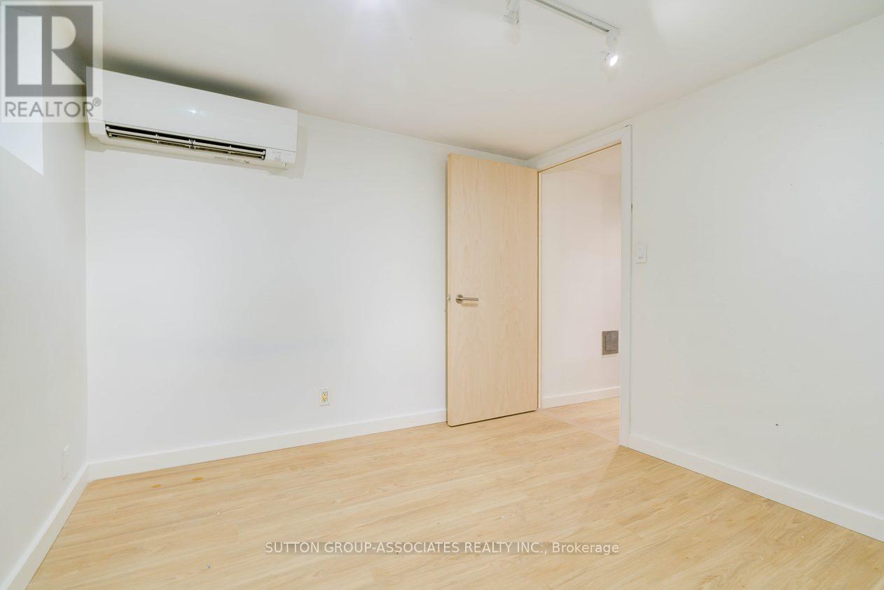 Lower - 477 Brunswick Avenue, Toronto, Ontario M5R 2Z6 - Photo 15 - C13699512