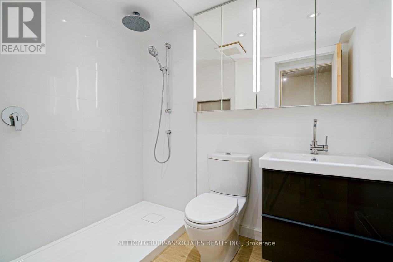 Lower - 477 Brunswick Avenue, Toronto, Ontario M5R 2Z6 - Photo 6 - C13699512