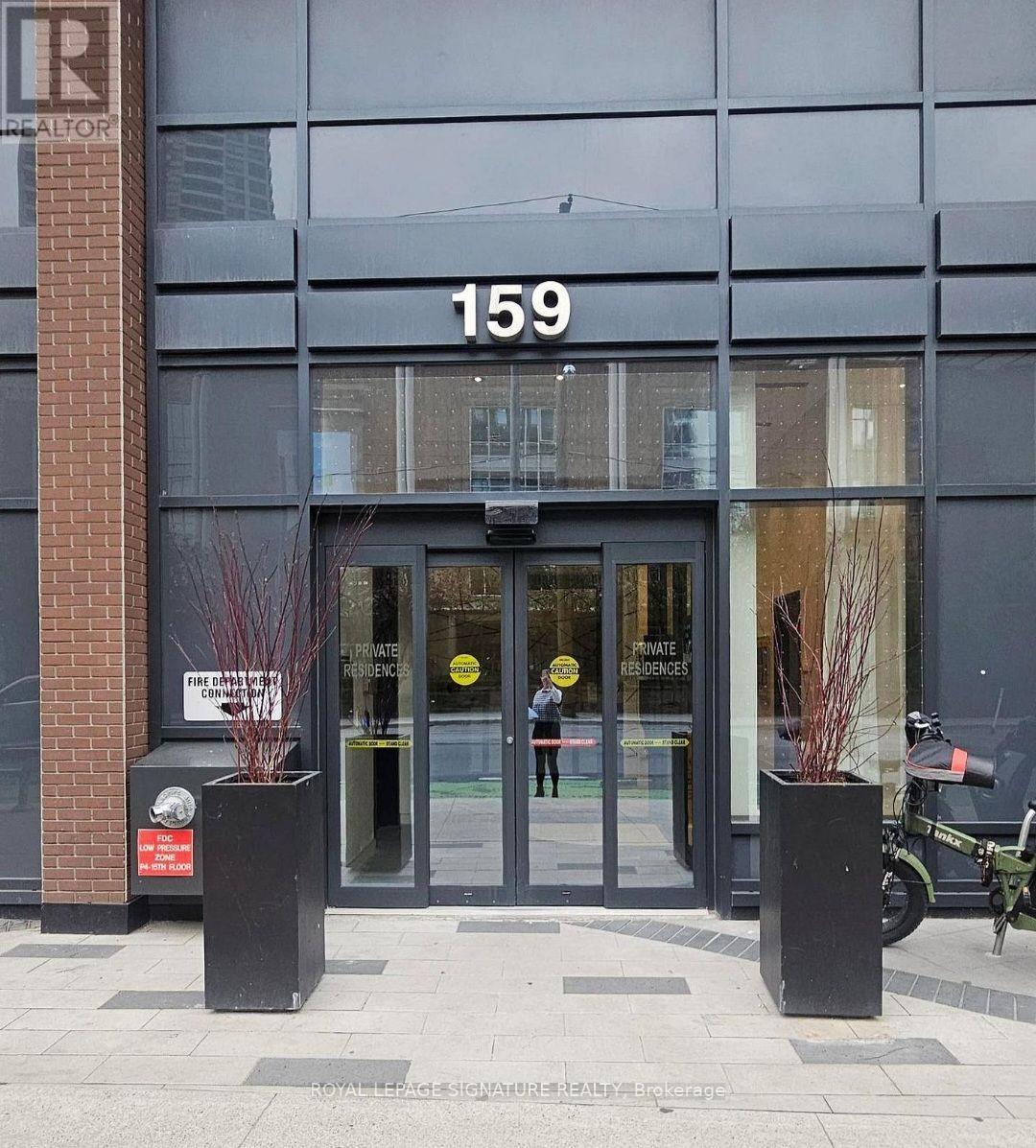 1009 - 159 Wellesley Street E, Toronto, Ontario M4Y 0H5 - Photo 2 - C13699576
