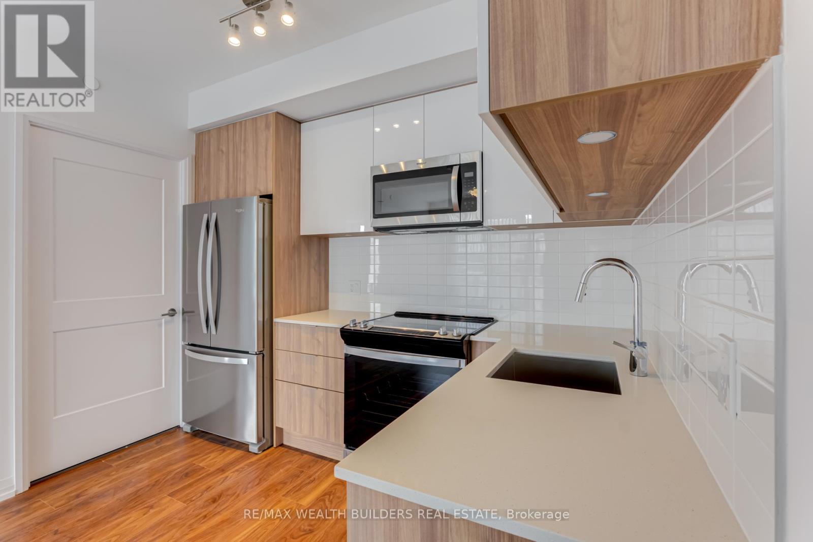 2520 - 50 Dunfield Avenue, Toronto, Ontario  M4S 3A4 - Photo 12 - C13699614