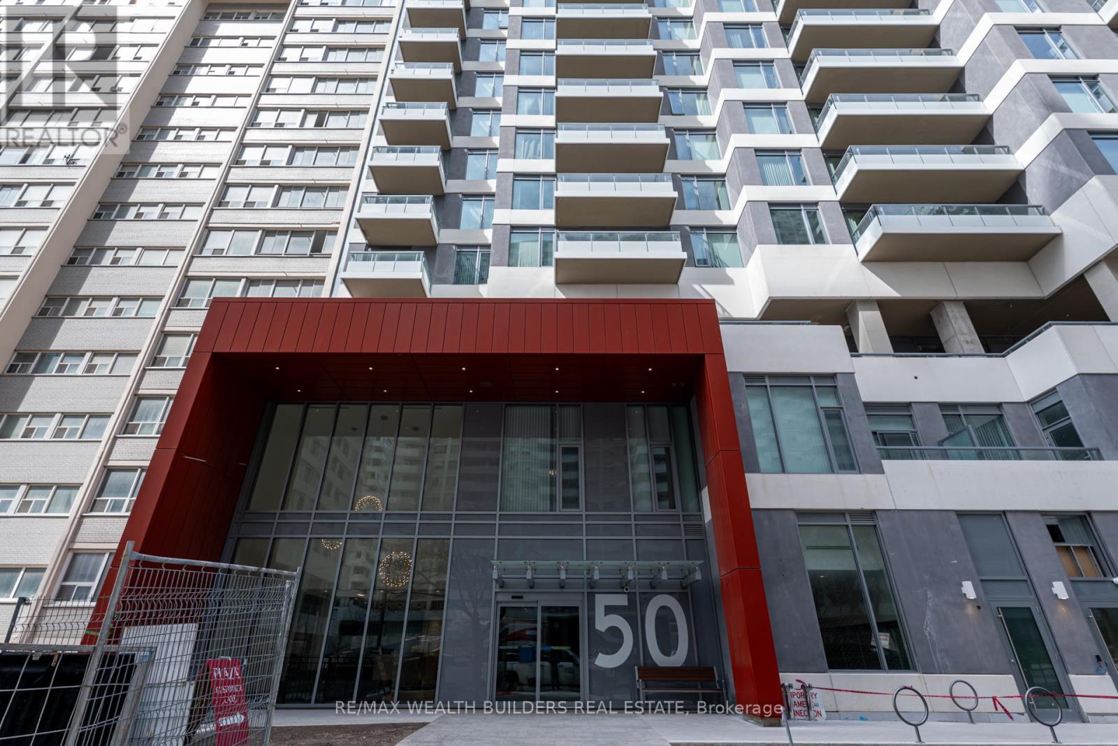 2520 - 50 Dunfield Avenue, Toronto, Ontario  M4S 3A4 - Photo 2 - C13699614
