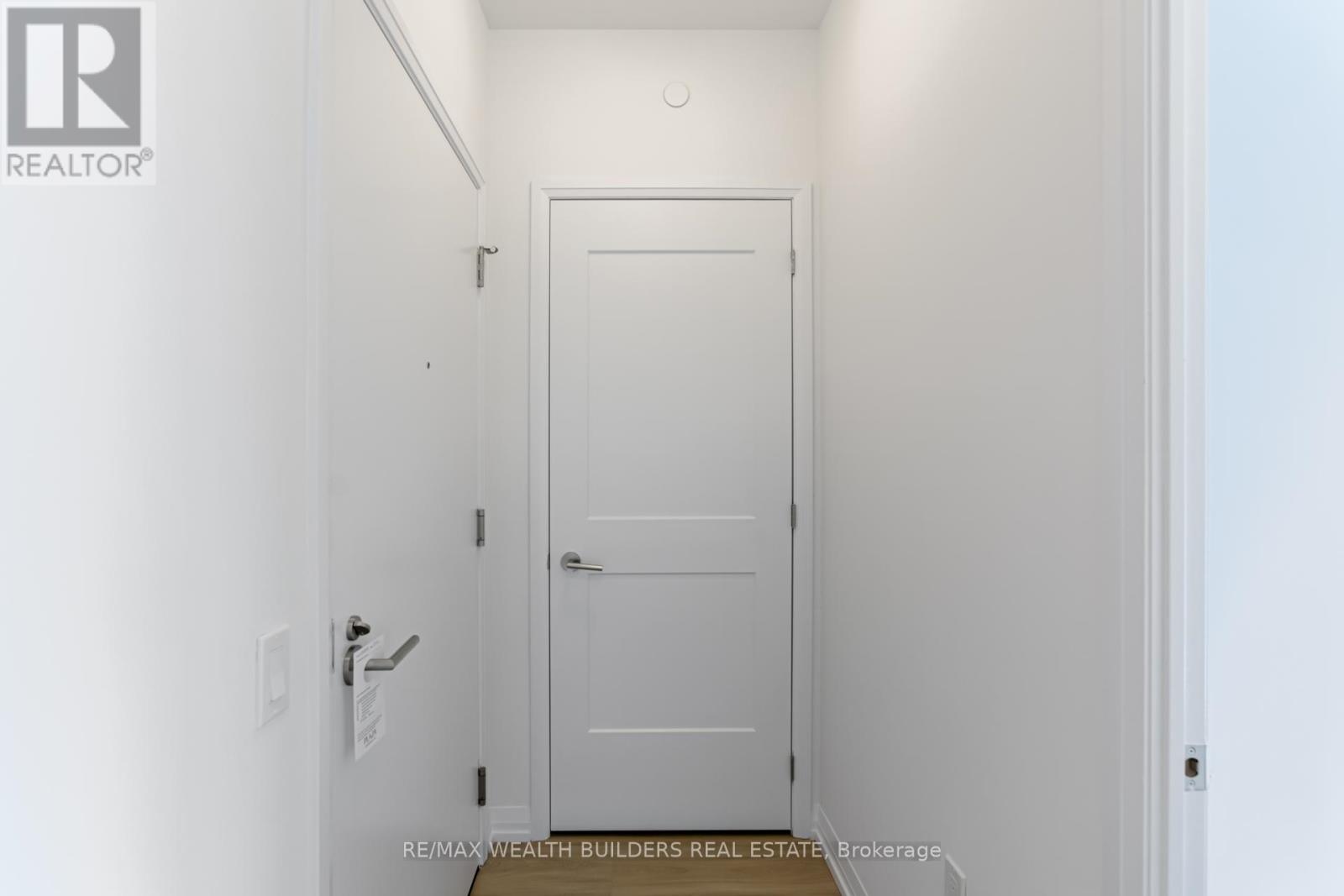 2520 - 50 Dunfield Avenue, Toronto, Ontario  M4S 3A4 - Photo 6 - C13699614