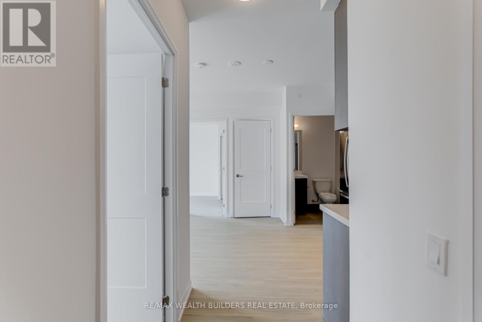 2520 - 50 Dunfield Avenue, Toronto, Ontario  M4S 3A4 - Photo 7 - C13699614